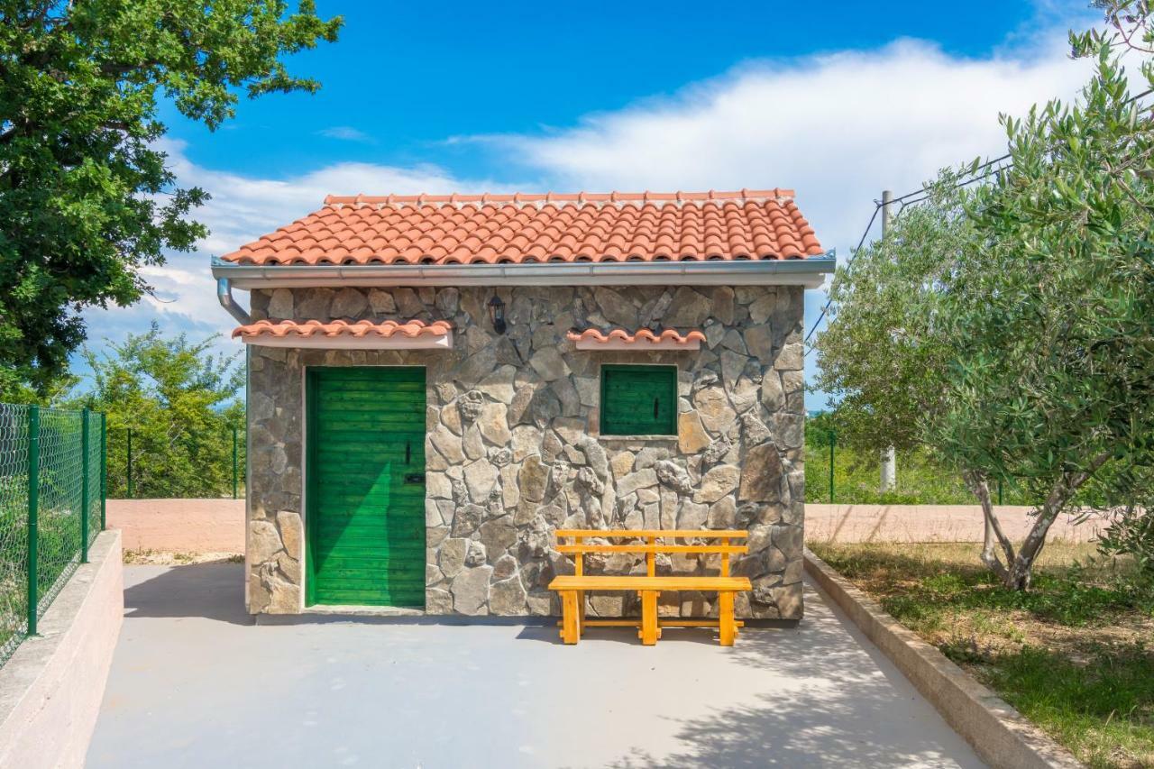 Vacation House Maslina Rupalj Exteriér fotografie