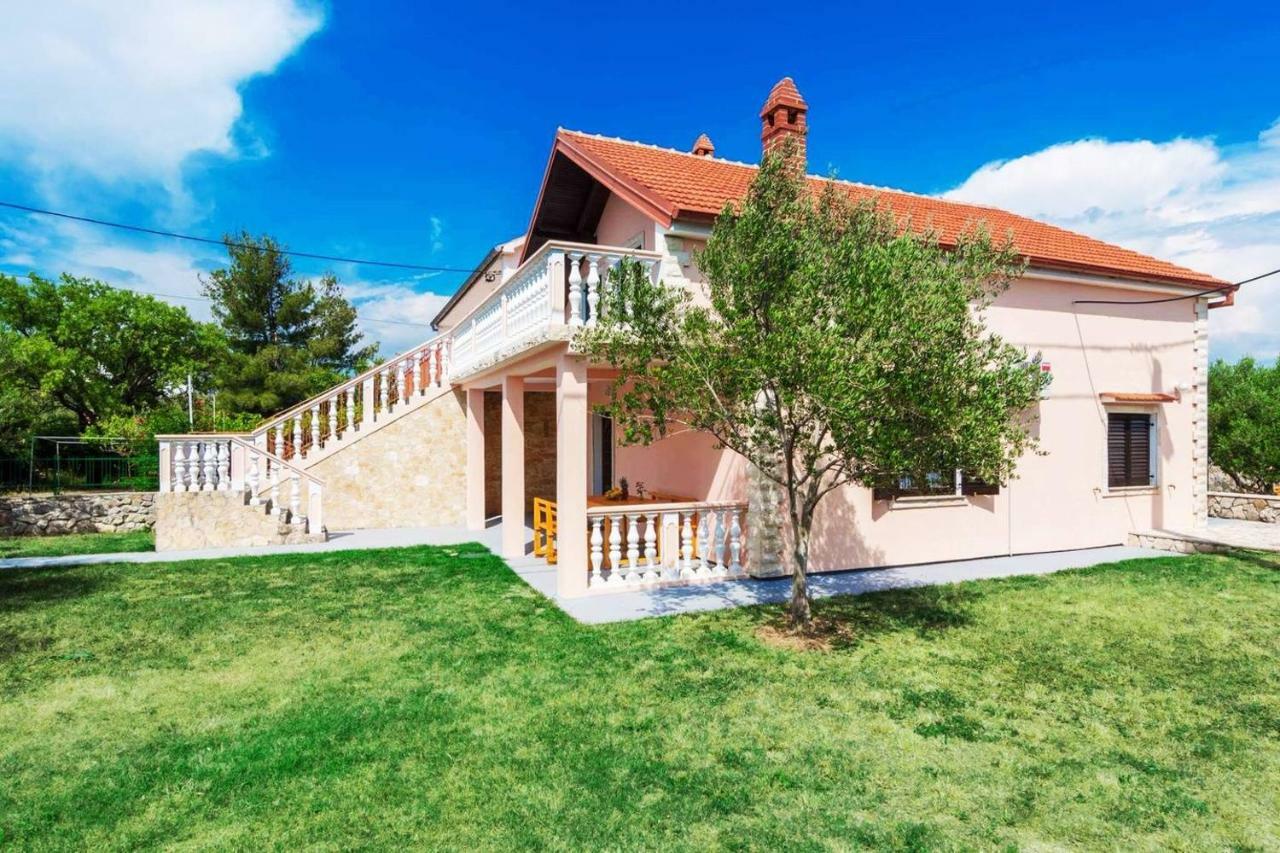 Vacation House Maslina Rupalj Exteriér fotografie